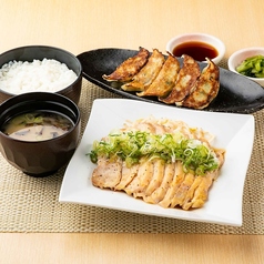 やわらか鶏もも肉の胡麻ポン酢と焼餃子セット