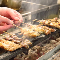 焼き鳥はお熱いうちに！串から外さずに食べて♪