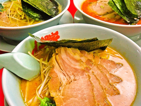 5種類のスープに、トッピングとカスタマイズで好みのラーメンが食べられる！