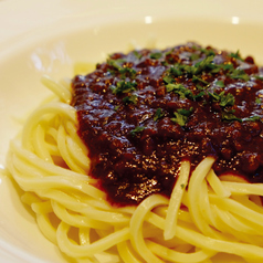 肉バルの黒ミートソースパスタ