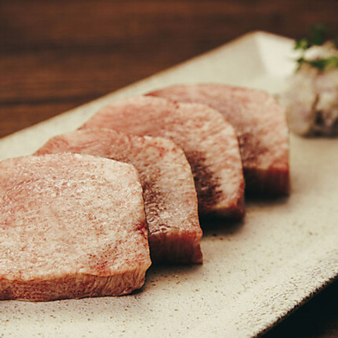 こだわりのお肉を極上の空間の中で思う存分お楽しみください。