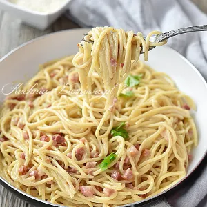 Spaghetti carbonara ze śmietaną