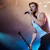 dan-reynolds-imagine-dragons-live-2018-billboard-1548.jpg