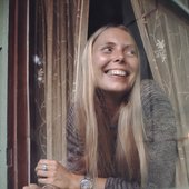 Joni at her Laurel Canyon home, 1970