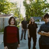 the-breeders-32b8aa7e-a6c8-4050-9229-e9f4458e6723.jpg