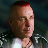 rammstein-saenger-till-lindemann-202003282000-full-1.jpg