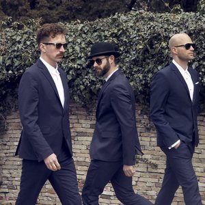 Bild för 'WhoMadeWho'