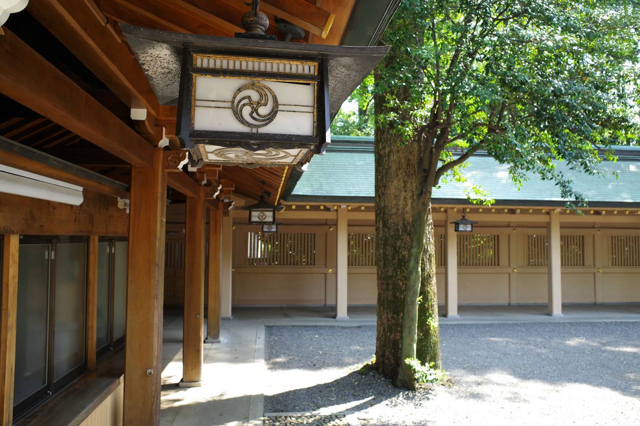 荻窪八幡神社・本殿の回廊