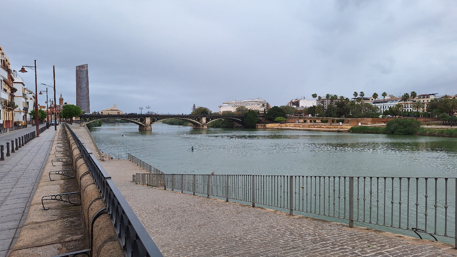 Vía de la Plata, Sevilla, már úton a folyóparton