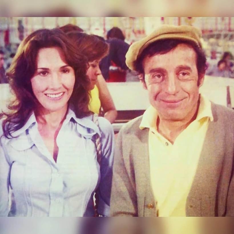 Roberto Gómez Bolaños and Florinda Meza in El chanfle (1979)