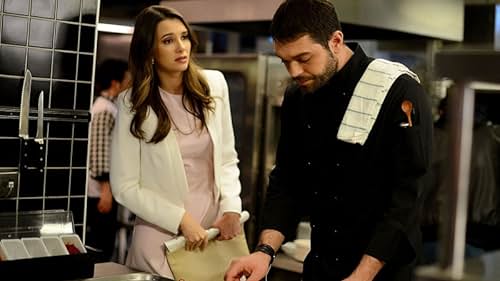 Furkan Andic and Leyla Lydia Tugutlu in Tatli intikam (2016)