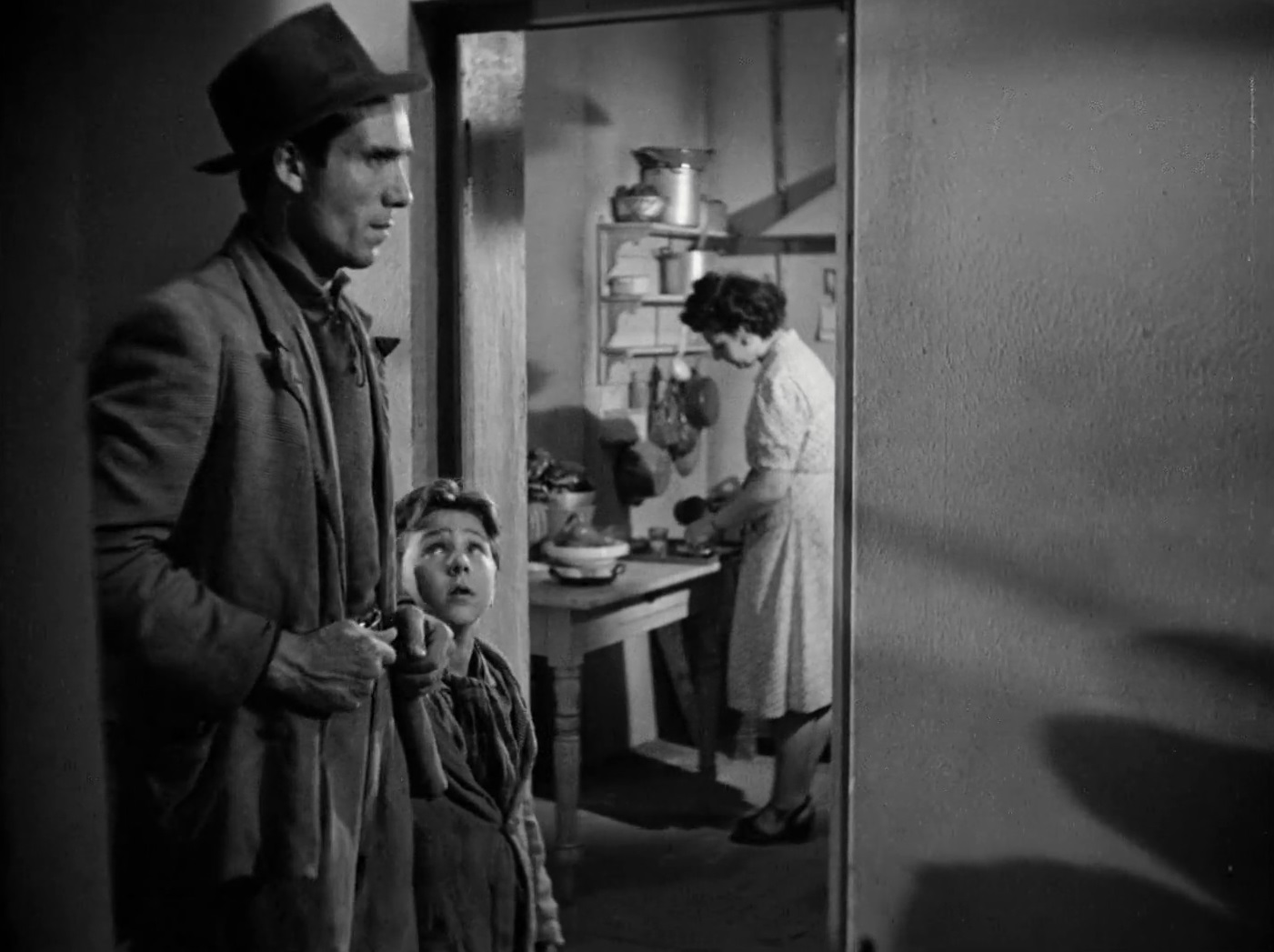 Lamberto Maggiorani and Enzo Staiola in Bicycle Thieves (1948)