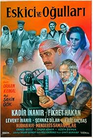 Sehnaz Dilan, Fikret Hakan, Kadir Inanir, Levent Inanir, Nurhan Nur, Güzin Özipek, Filiz Taçbas, and Perihan Doygun in The Junkman and His Sons (1991)