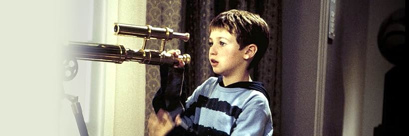 Mike Weinberg in Home Alone 4: Taking Back the House (2002)