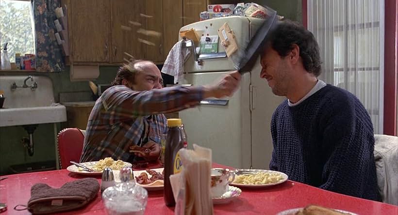 Billy Crystal and Danny DeVito in Throw Momma from the Train (1987)