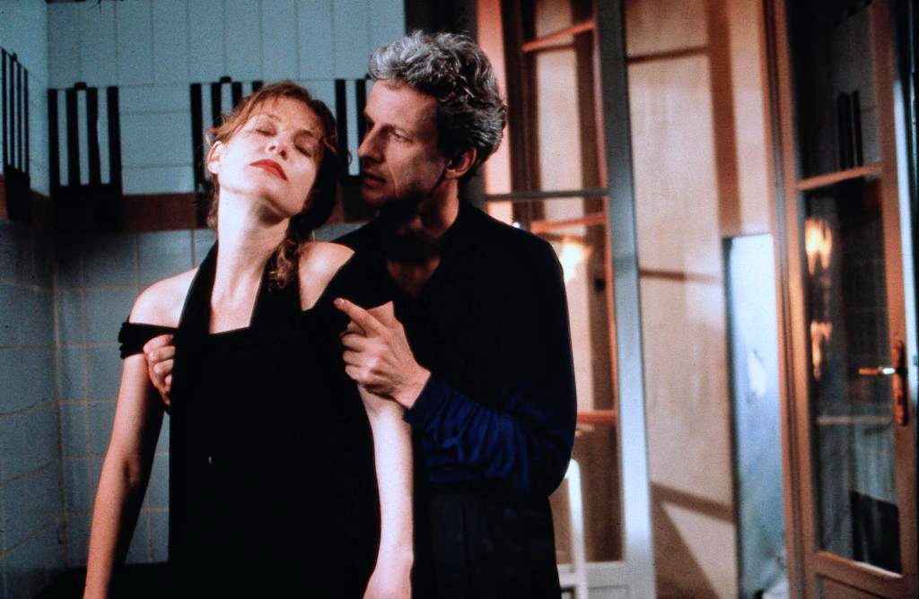 Isabelle Huppert and Mathieu Carrière in Malina (1991)