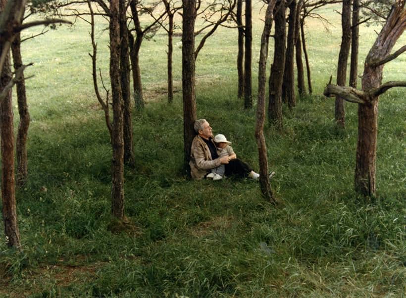 Erland Josephson and Tommy Kjellqvist in The Sacrifice (1986)