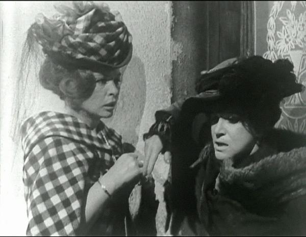 Jaroslava Adamová and Irena Kacírková in Studie jednoho strachu (1967)