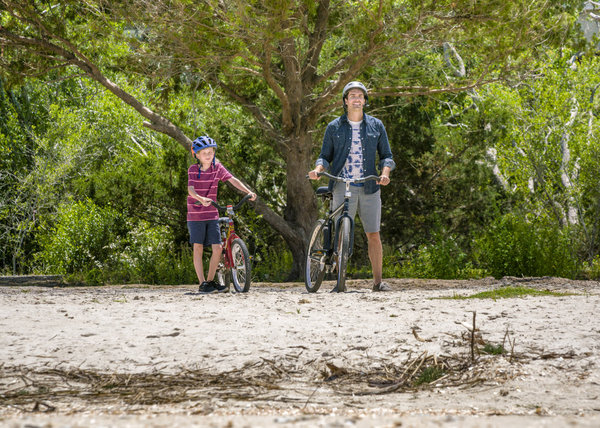 Peter Porte and Luke Loveless in Love at the Shore (2017)