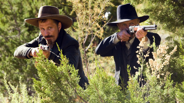 Ed Harris and Viggo Mortensen in Appaloosa (2008)