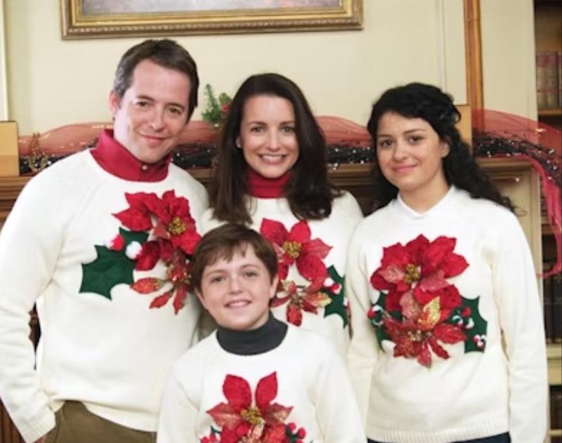 Matthew Broderick, Kristin Davis, Alia Shawkat, and Dylan Blue in Deck the Halls (2006)