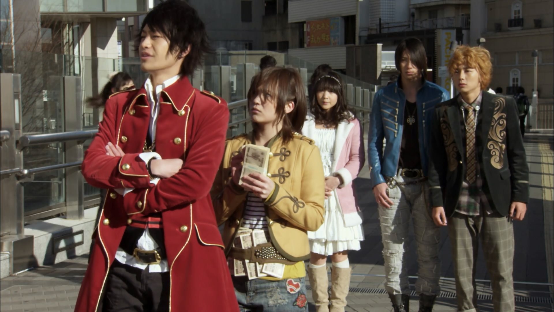 Yui Koike, Kazuki Shimizu, Mao Ichimichi, Ryôta Ozawa, and Yuki Yamada in Kaizoku Sentai Gokaiger (2011)