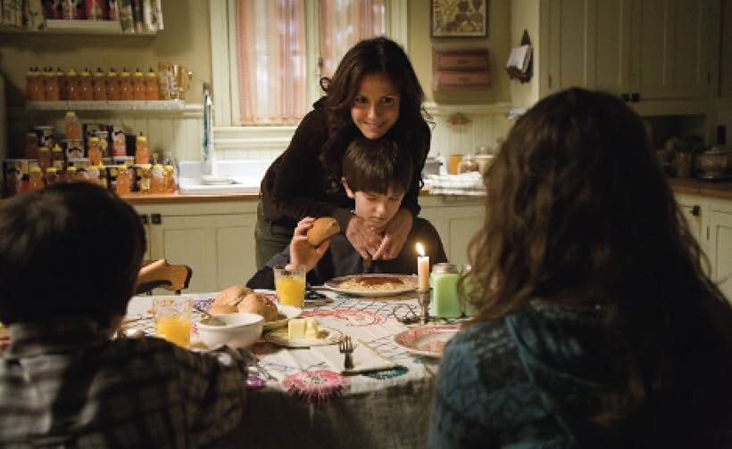 Mary-Louise Parker, Sarah Bolger, and Freddie Highmore in The Spiderwick Chronicles (2008)