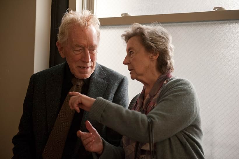 Max von Sydow and Zoe Caldwell in Extremely Loud & Incredibly Close (2011)