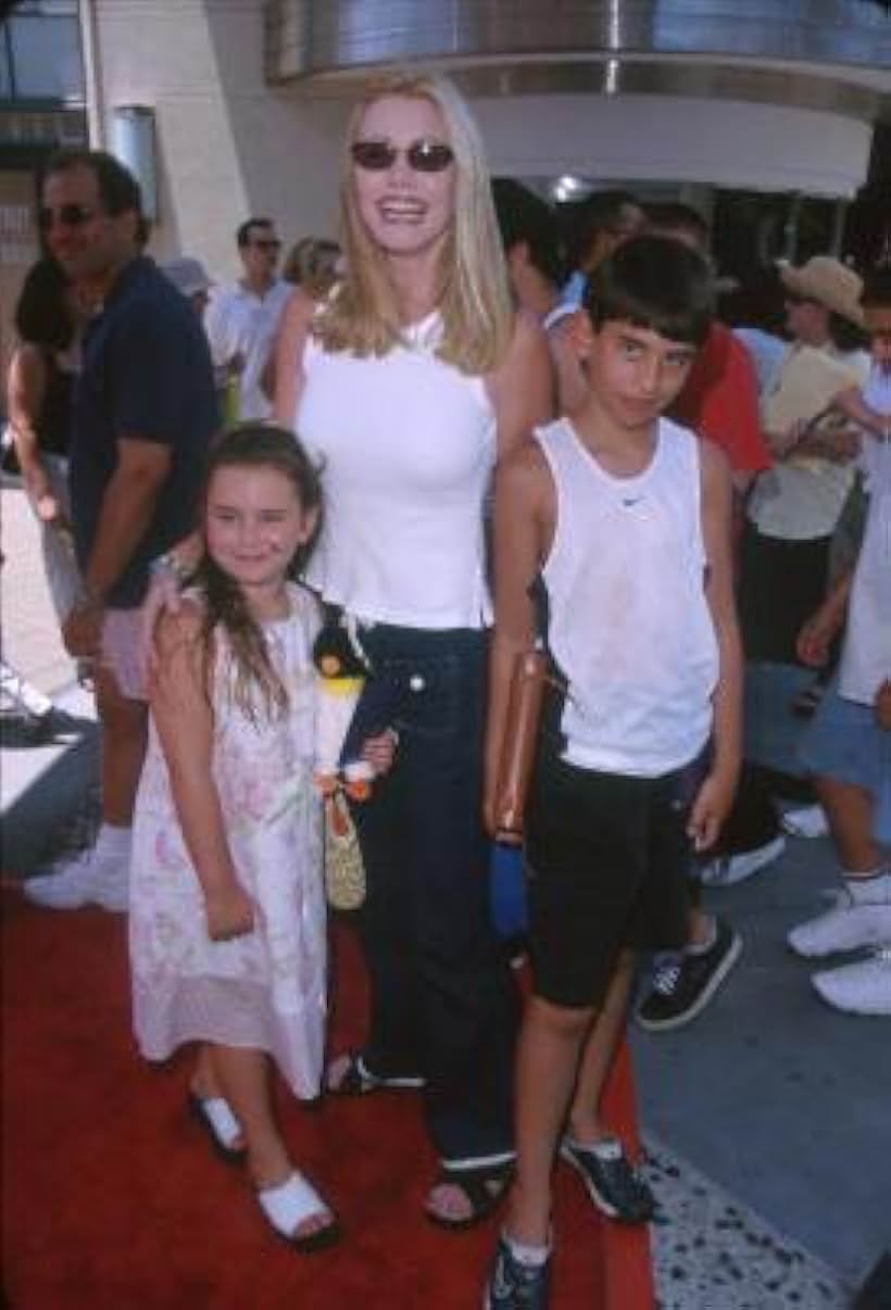 Shannon Tweed, Sophie Simmons, and Nick Simmons at an event for Muppets from Space (1999)