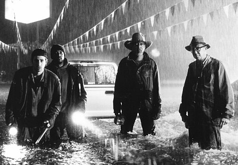 Morgan Freeman, Dann Florek, Michael A. Goorjian, and Ricky Harris in Hard Rain (1998)