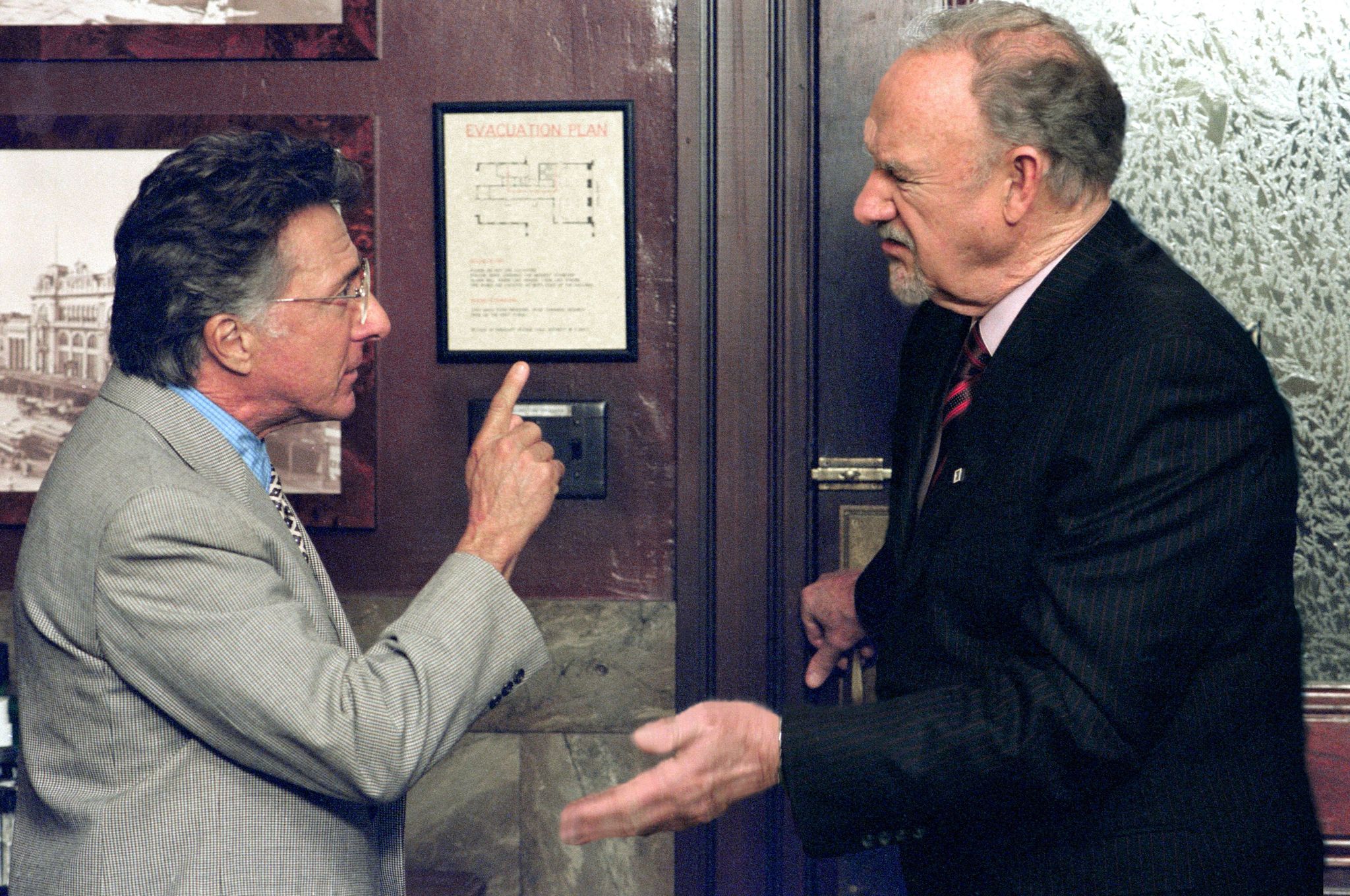 Dustin Hoffman and Gene Hackman in Runaway Jury (2003)