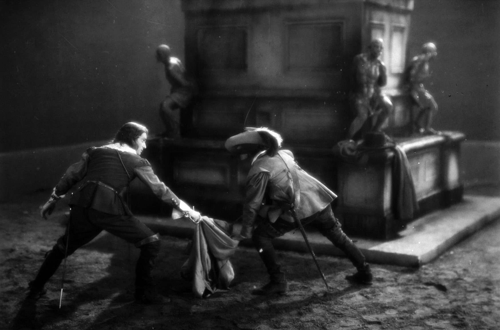 Pierre Blanchar, Alberto Cavalcanti, and Henry Wulschleger in Le capitaine Fracasse (1929)