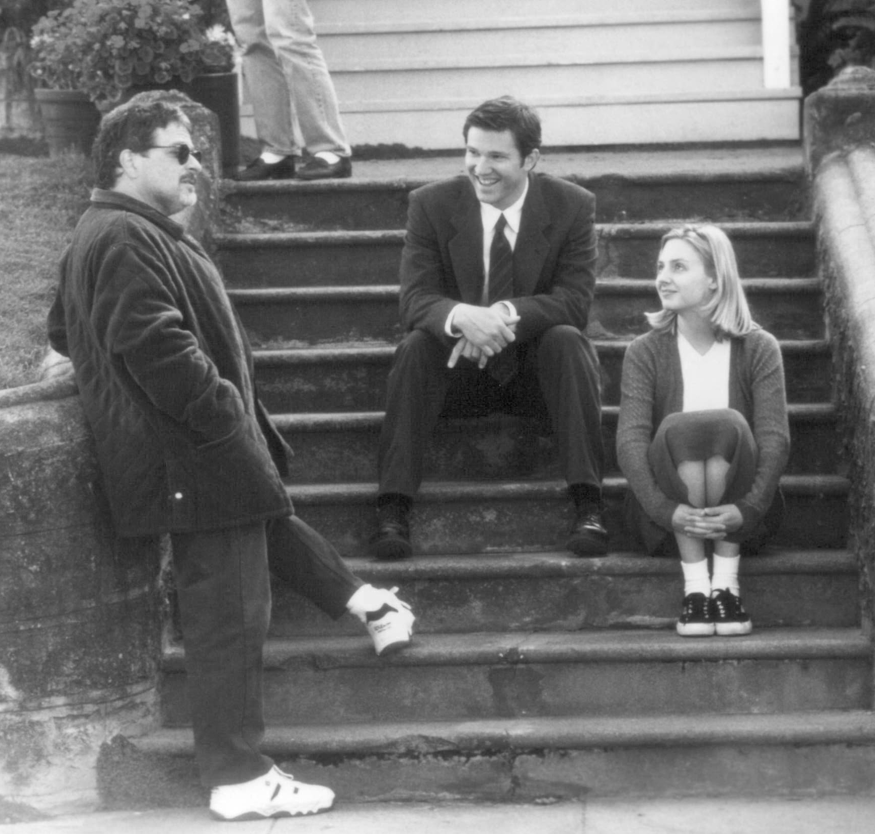 Loren Dean, Lawrence Kasdan, and Hope Davis in Mumford (1999)