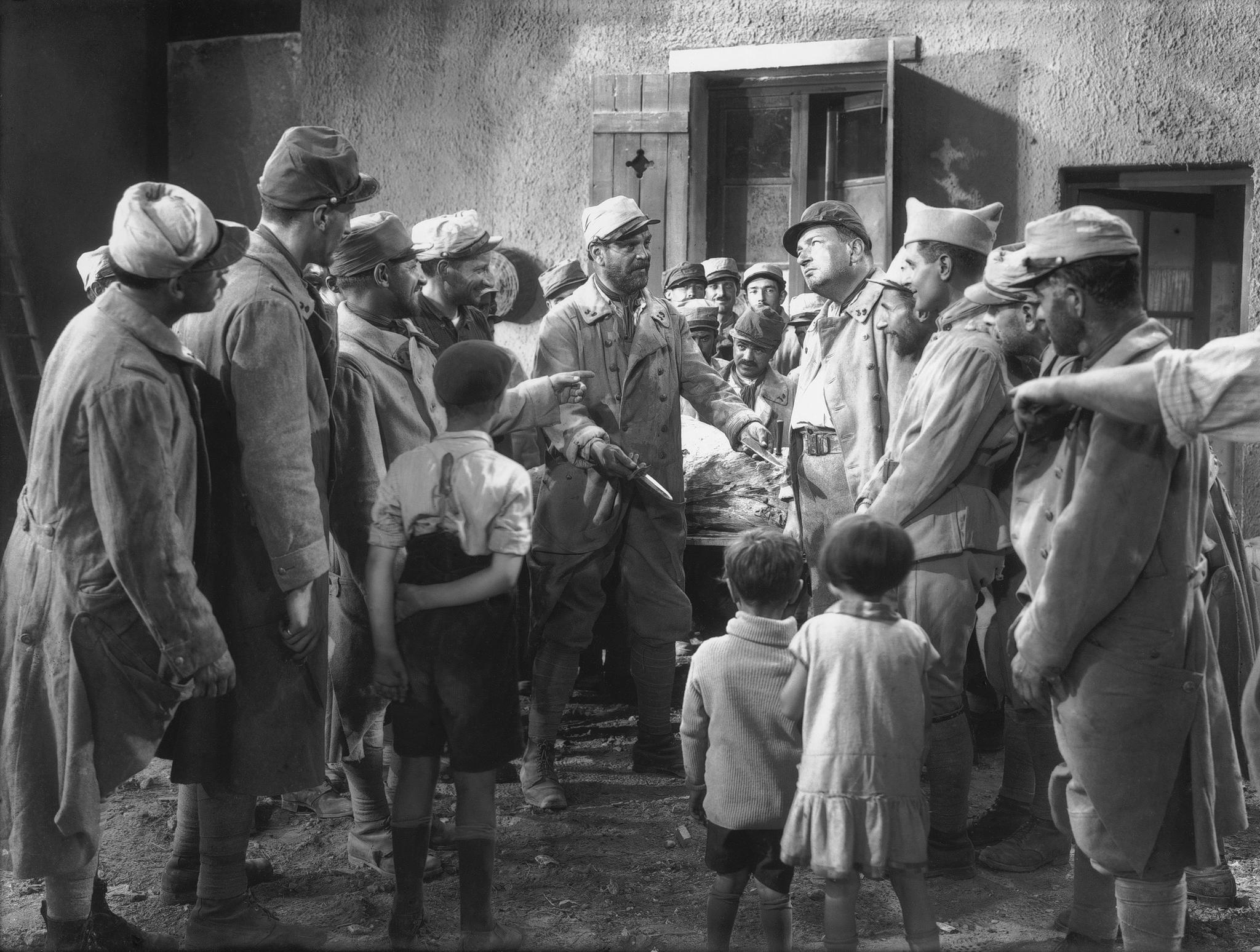 Pierre Blanchar, Gabriel Gabrio, and Pierre Labry in Wooden Crosses (1932)