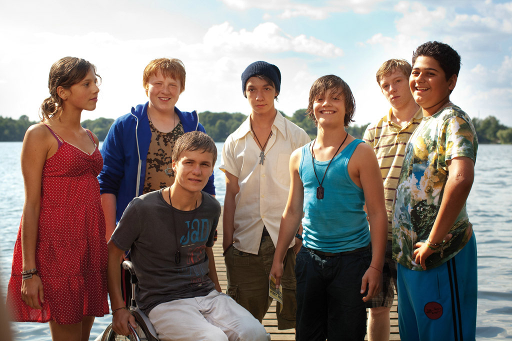 Manuel Steitz, Nick Romeo Reimann, Fabian Halbig, Leonie Tepe, Robin Walter, Javidan Imani, and David Hürten in The Crocodiles: All for One (2011)