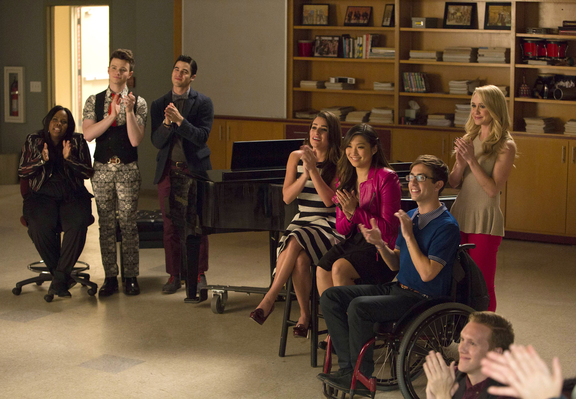 Lea Michele, Darren Criss, Kevin McHale, Chris Colfer, Jenna Ushkowitz, Amber Riley, and Becca Tobin in Glee (2009)