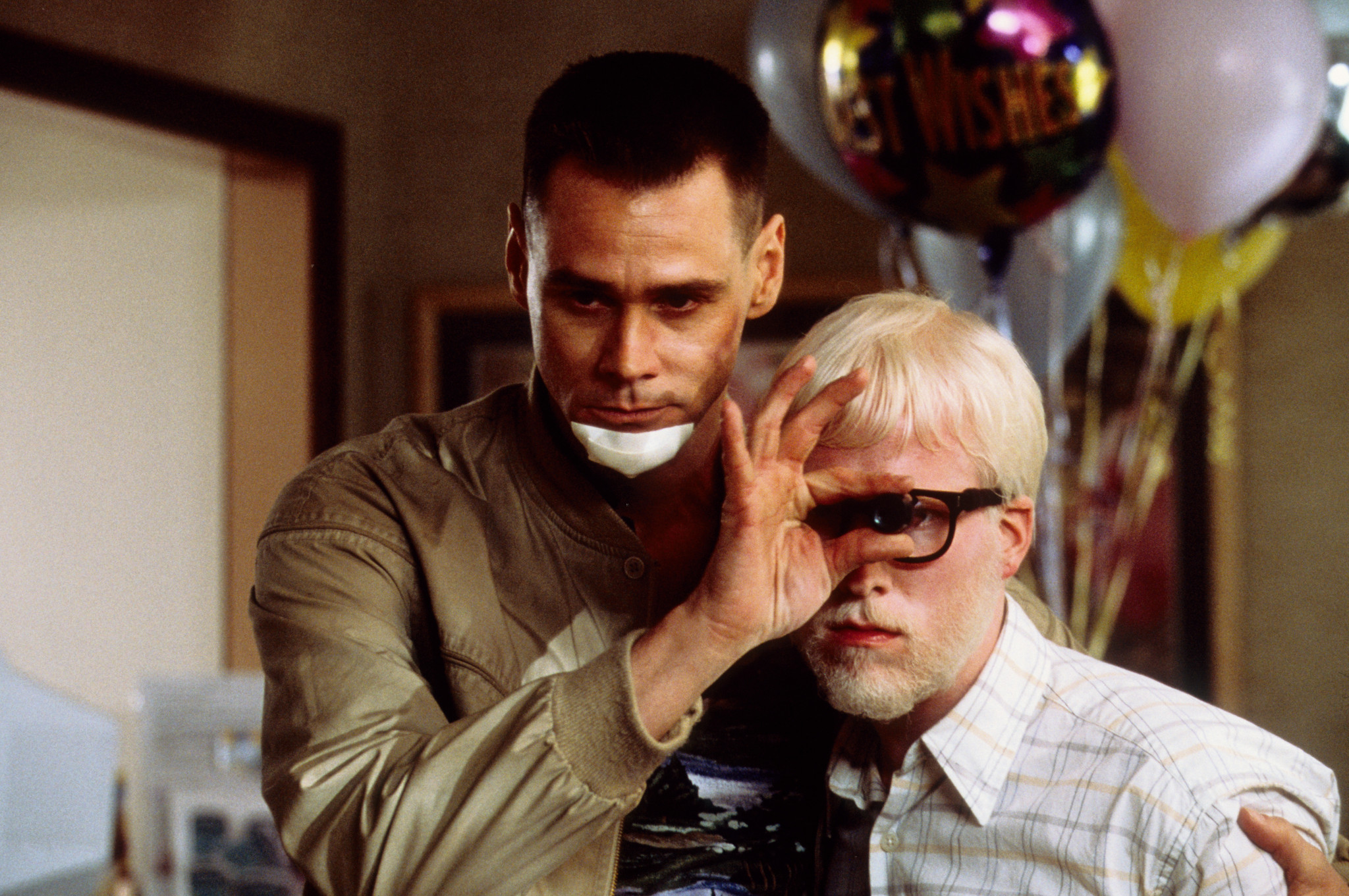 Jim Carrey and Michael Bowman in Me, Myself & Irene (2000)