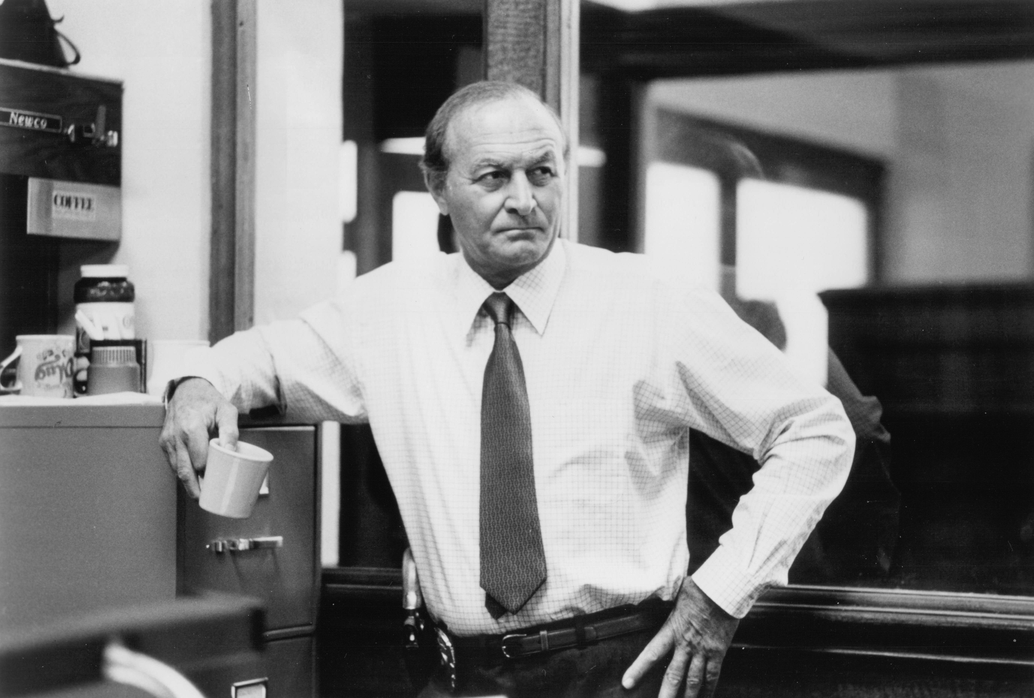 Robert Loggia in Relentless (1989)