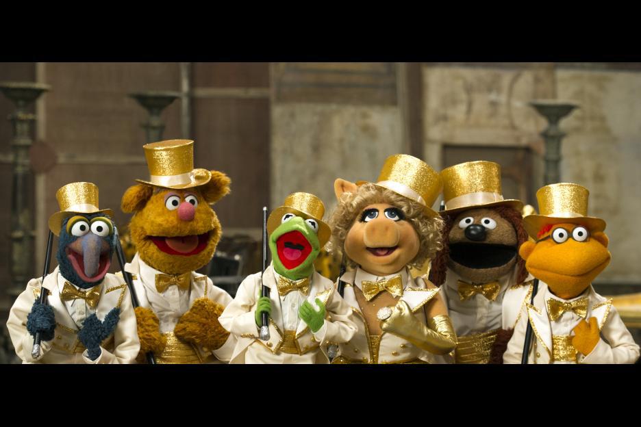 Bill Barretta, Dave Goelz, Louise Gold, David Rudman, Andrew Spooner, Steve Whitmire, Rowlf, The Great Gonzo, Eric Jacobson, Kermit the Frog, Miss Piggy, The Muppets, Fozzie Bear, and Daisy Beattie in Muppets Most Wanted (2014)