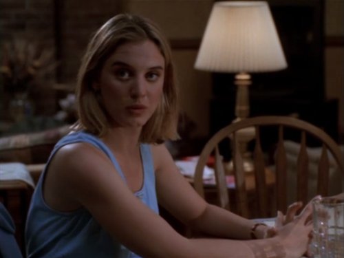 Isabel Gillies in Law & Order: Special Victims Unit (1999)