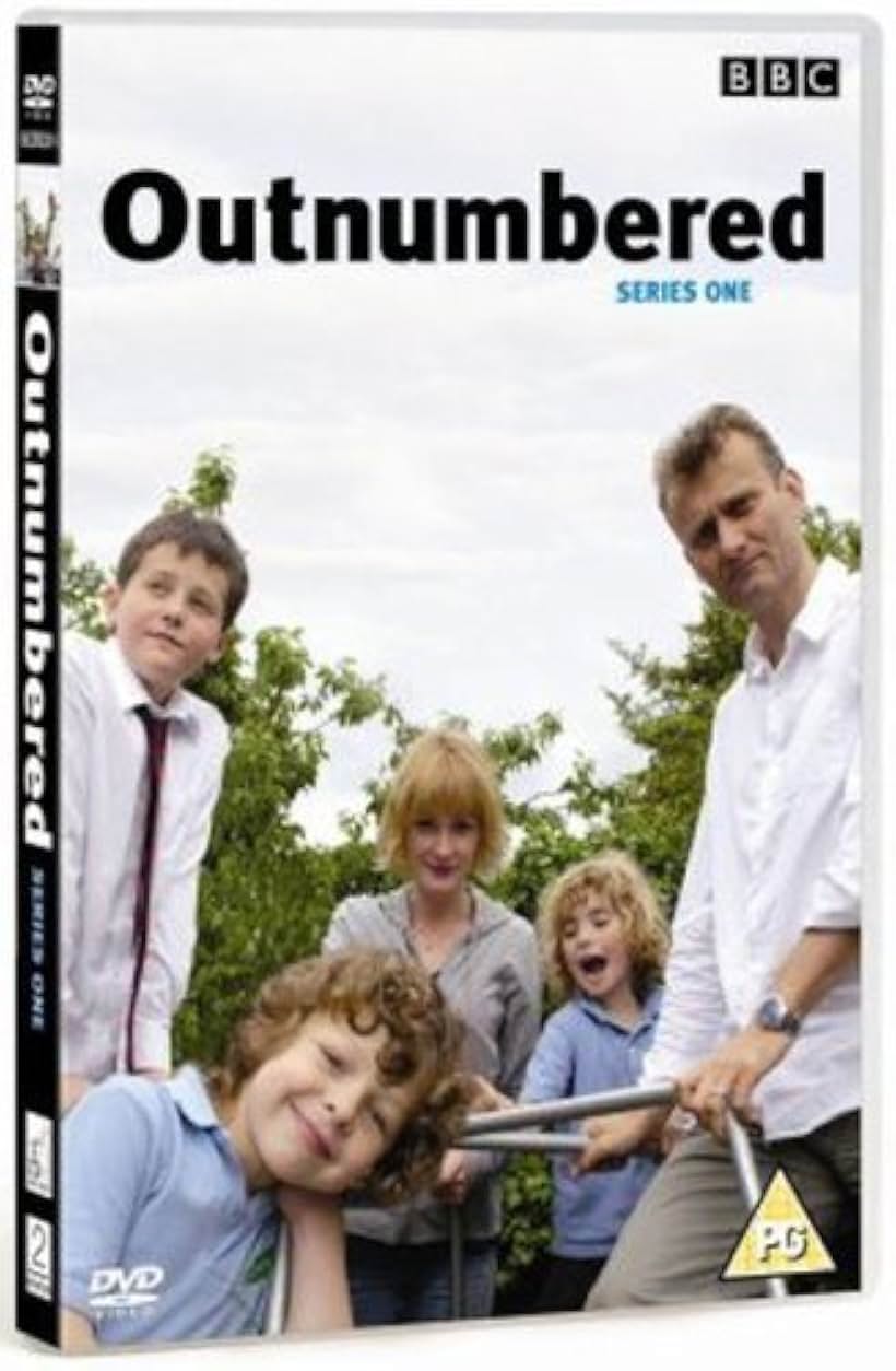 Hugh Dennis, Claire Skinner, Daniel Roche, Ramona Marquez, and Tyger Drew-Honey in Outnumbered (2007)