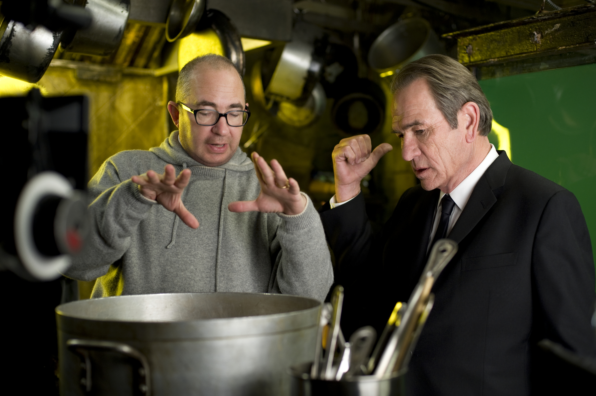 Tommy Lee Jones and Barry Sonnenfeld in Men in Black³ (2012)