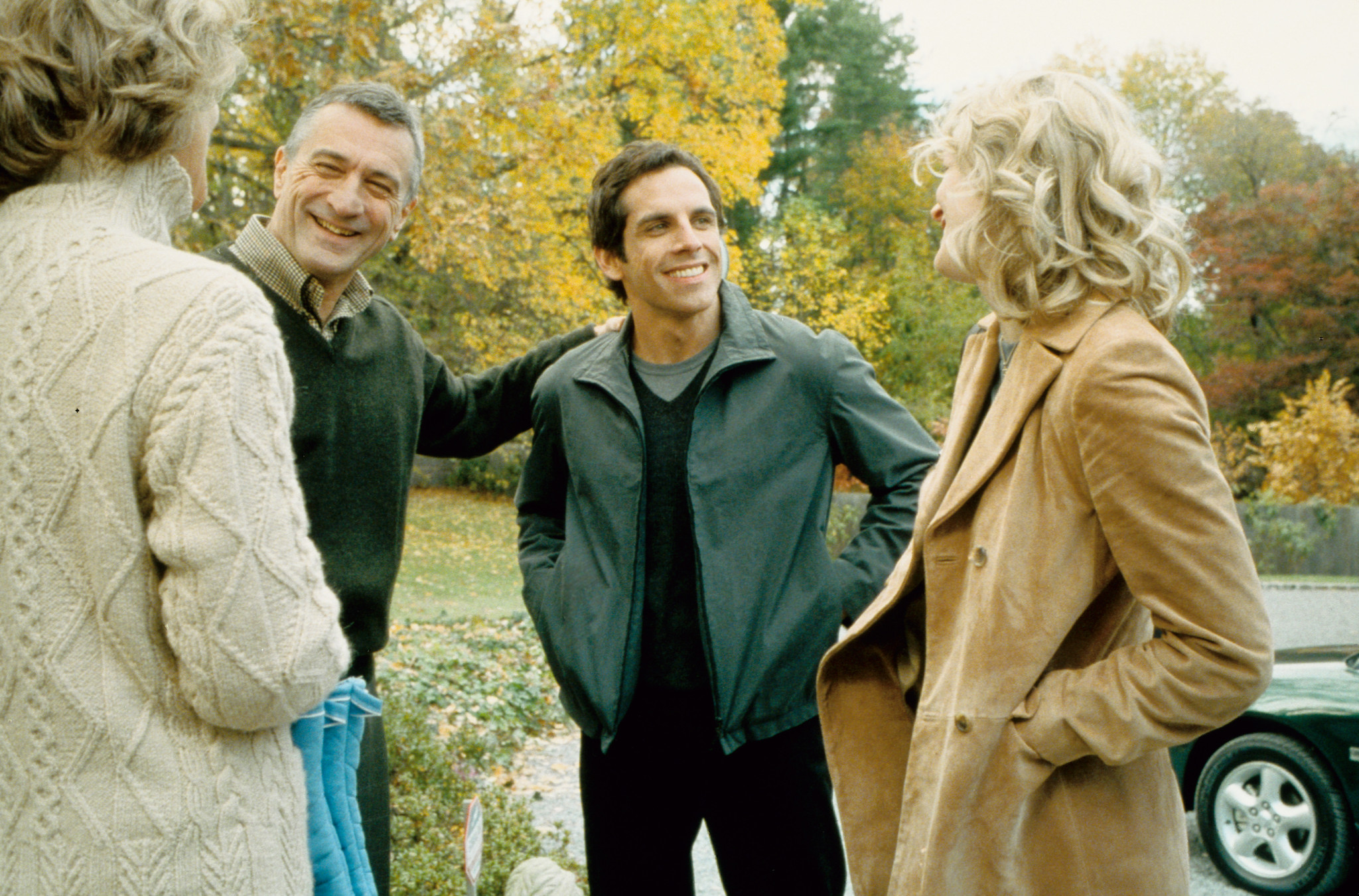 Robert De Niro, Blythe Danner, Teri Polo, and Ben Stiller in Meet the Parents (2000)