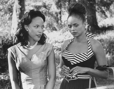 Debbi Morgan and Lynn Whitfield in Eve's Bayou (1997)