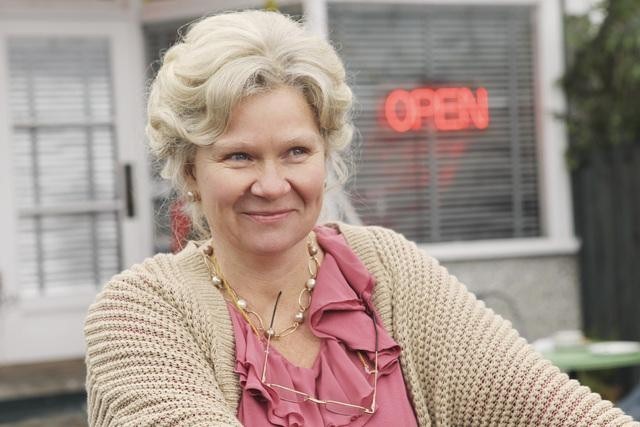 Beverley Elliott in Once Upon a Time (2011)