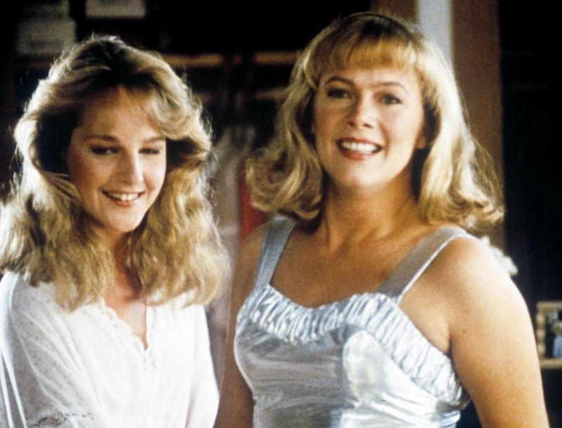 Helen Hunt and Kathleen Turner in Peggy Sue Got Married (1986)