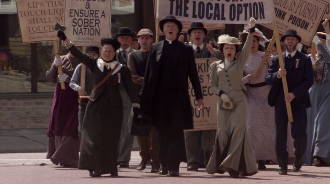 Valerie Buhagiar, Jason Bryden, and Arwen Humphreys in Murdoch Mysteries (2008)