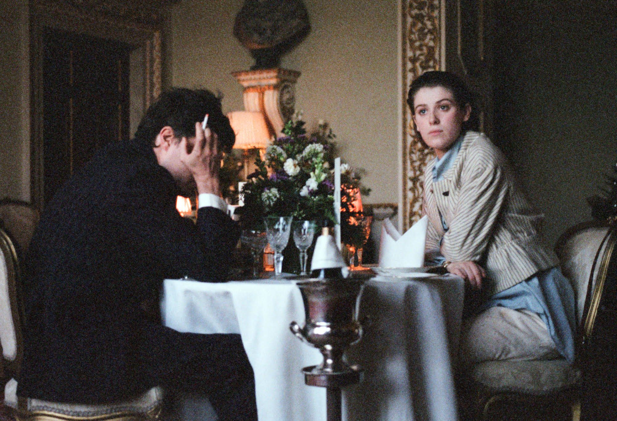 Tom Burke and Honor Swinton Byrne in The Souvenir (2019)