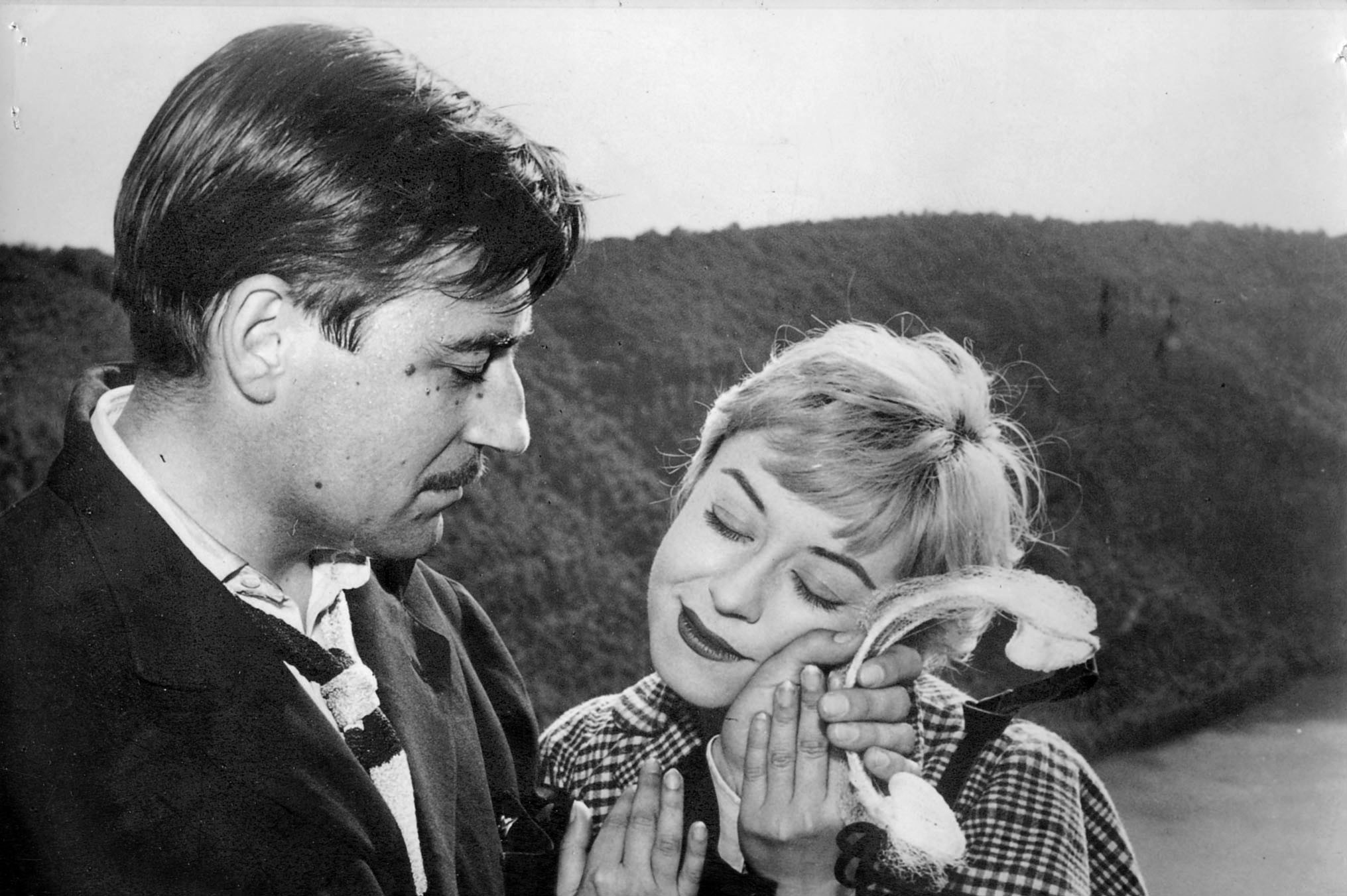 Giulietta Masina and François Périer in Nights of Cabiria (1957)