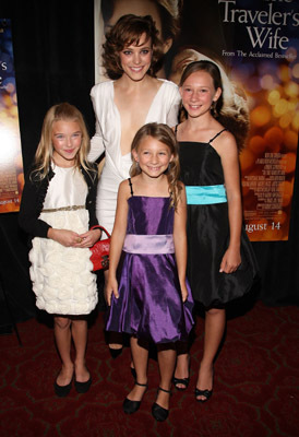 Rachel McAdams, Tatum McCann, Brooklynn Proulx, and Hailey McCann at an event for The Time Traveler's Wife (2009)